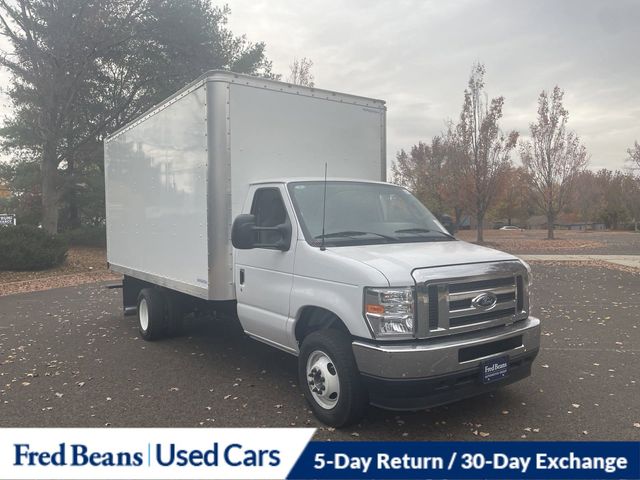 2025 Ford E-450 Cutaway Truck 