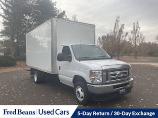 2025 Ford E-450 Cutaway Base Truck 4x2