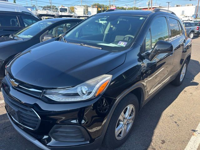 2017 Chevrolet Trax LT photo 2