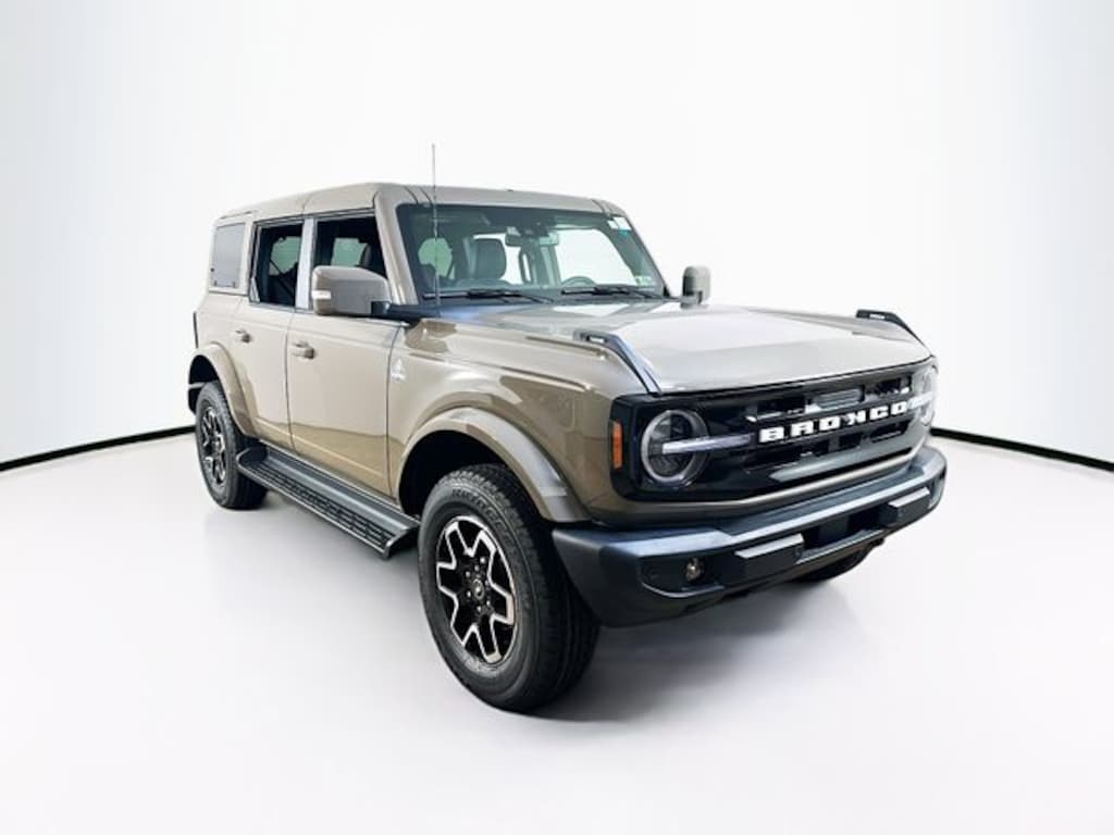 New 2025 Ford Bronco Outer Banks SUV