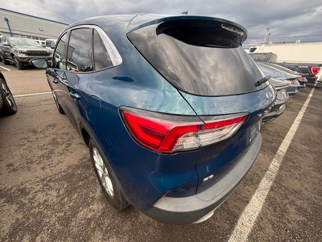 2020 Ford Escape SE photo 2