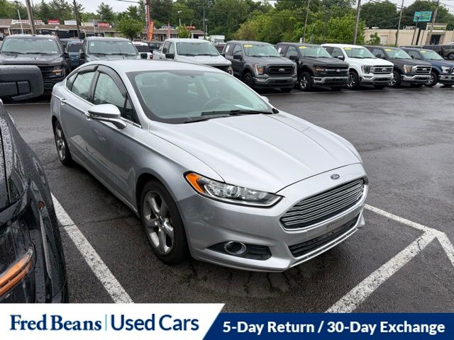2016 Ford Fusion SE FWD's photo