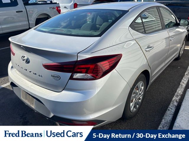 2019 Hyundai Elantra SE photo 3