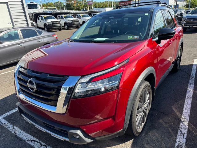 2022 Nissan Pathfinder SL photo 2