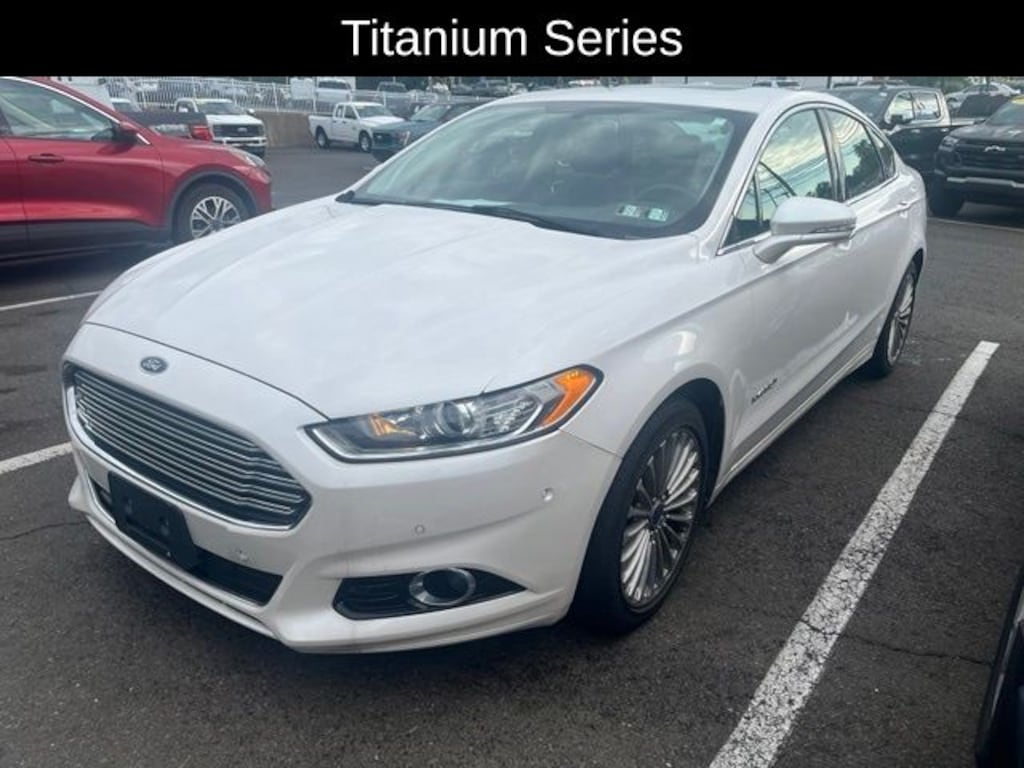 Used 2014 Ford Fusion Hybrid Titanium Sedan