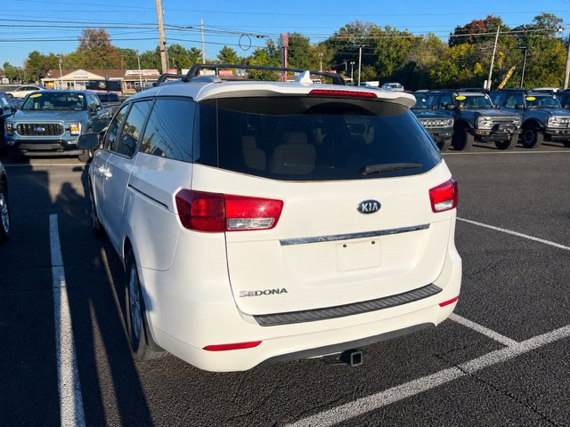 Used 2016 Kia Sedona LX Van