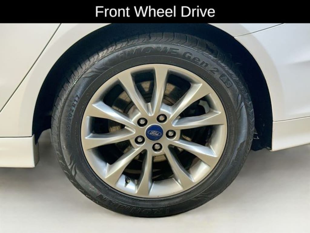 Used 2017 Ford Fusion SE Sedan