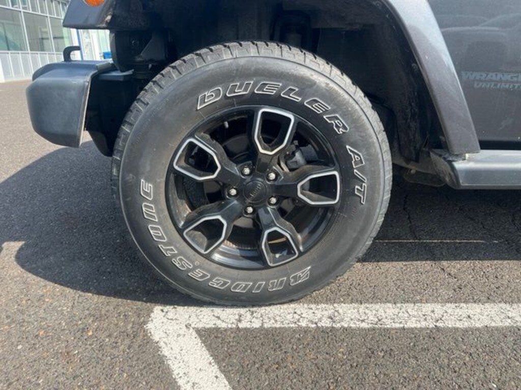 Used 2017 Jeep Wrangler Unlimited Sahara SUV