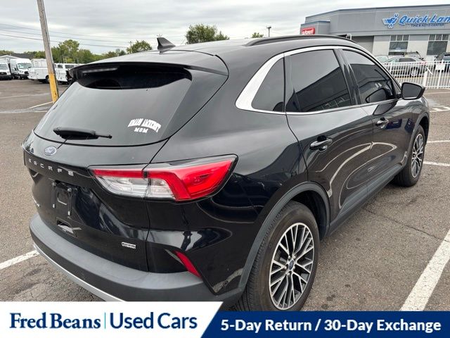 2022 Ford Escape Plug-In Hybrid Titanium photo 3
