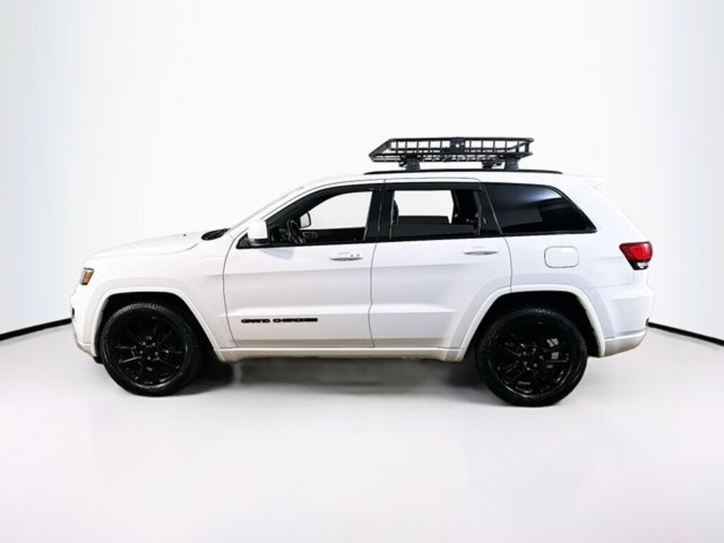 Used 2017 Jeep Grand Cherokee Altitude SUV
