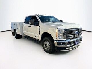 2026 Ford F-350 Chassis XL Truck Crew Cab 4x4