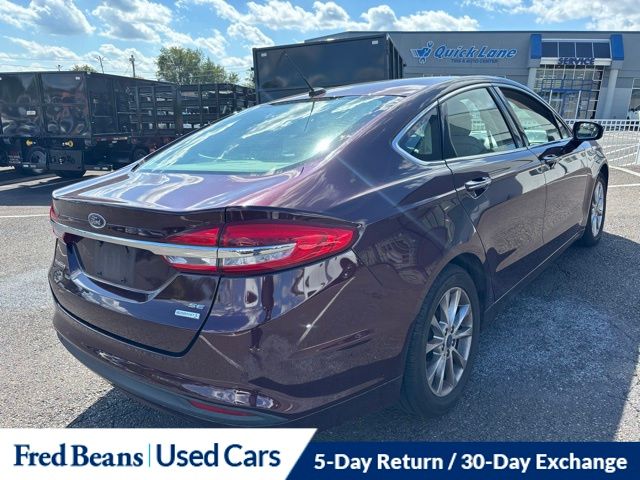 2017 Ford Fusion SE photo 3