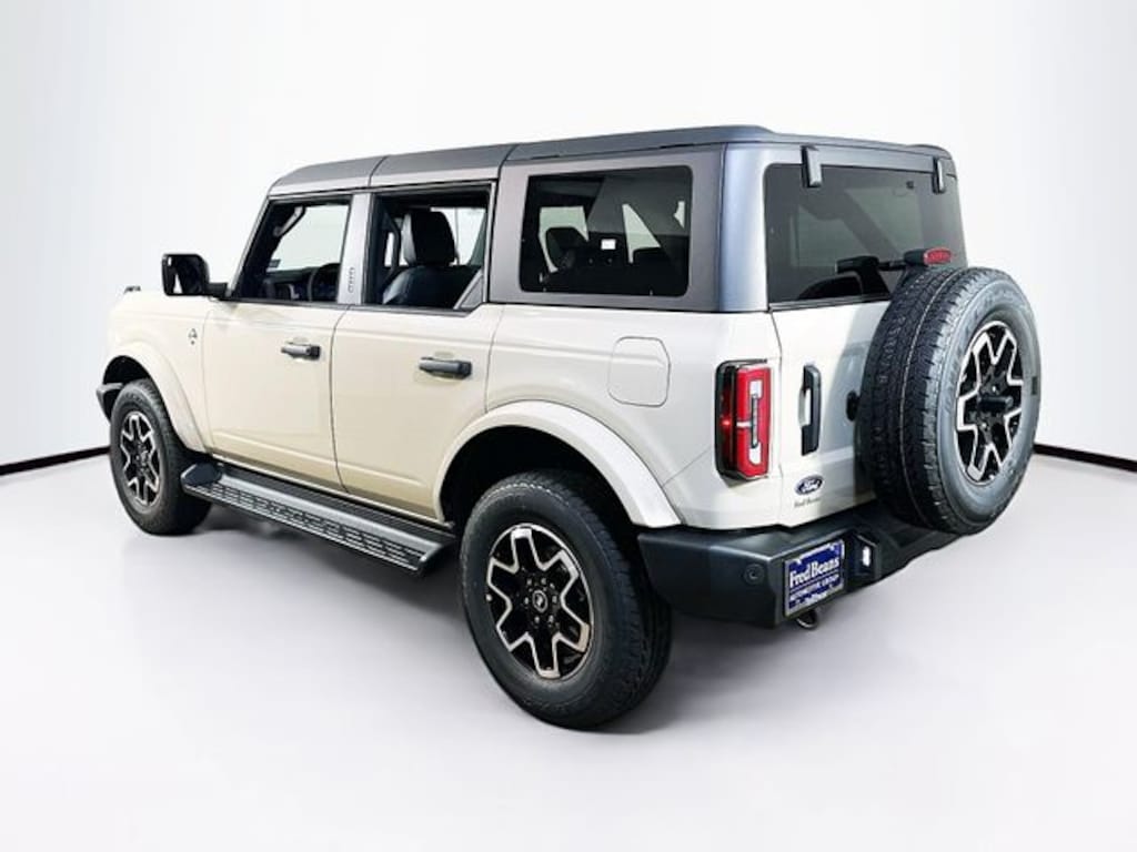 New 2026 Ford Bronco Outer Banks SUV