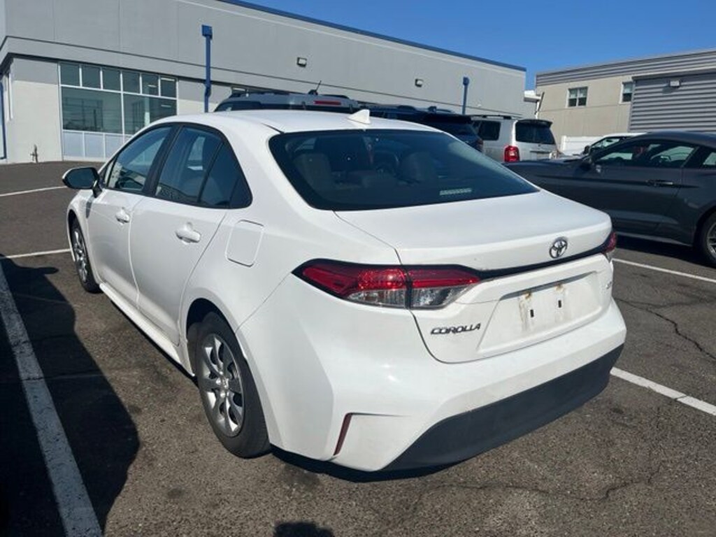 Used 2024 Toyota Corolla LE Sedan