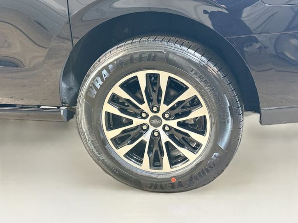 New 2025 Ford Expedition Max Platinum SUV