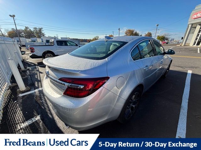 2017 Buick Regal Sport Touring photo 3