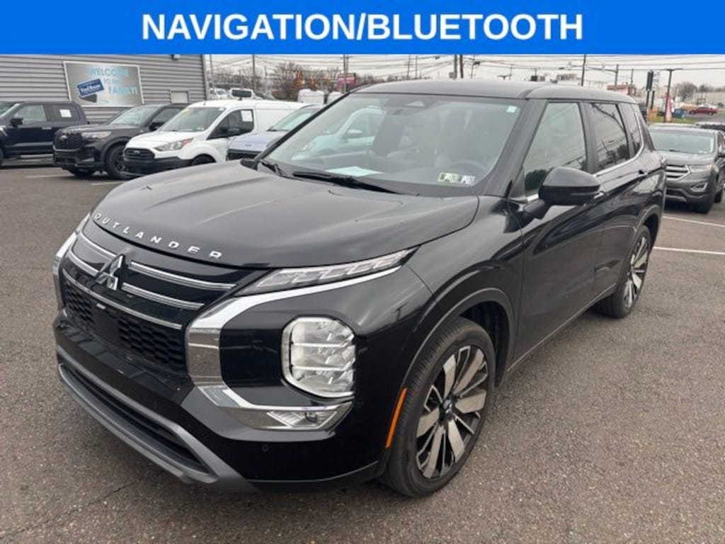 Used 2025 Mitsubishi Outlander SE SUV