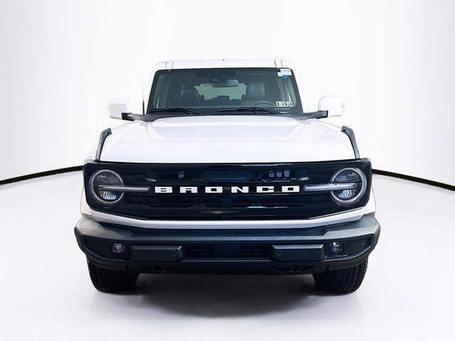 2025 Ford Bronco Outer Banks photo 2