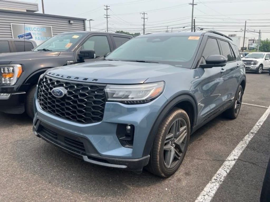 Used 2025 Ford Explorer ST-Line SUV