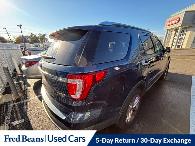 2017 Ford Explorer Limited photo 3