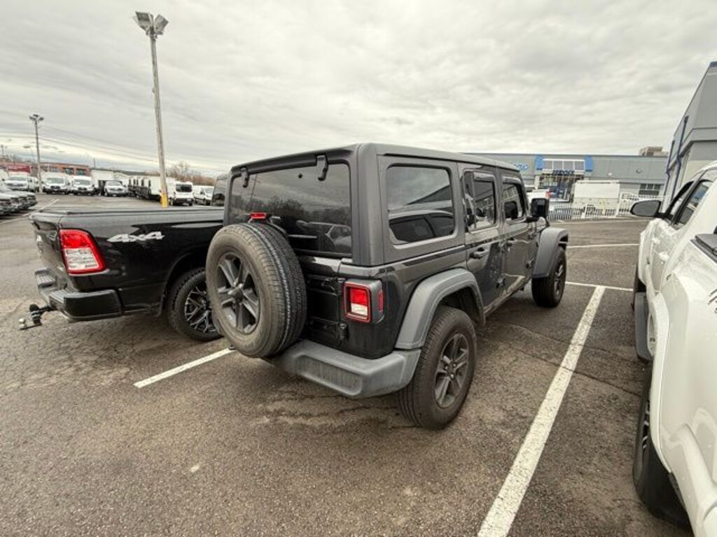 Used 2022 Jeep Wrangler Unlimited Sport Altitude SUV