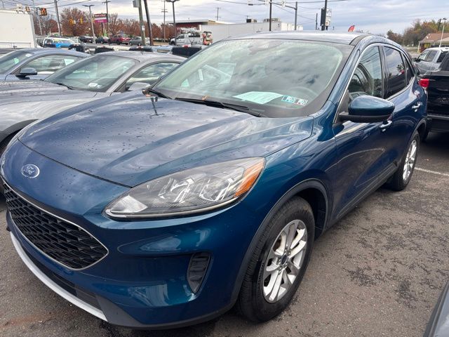 2020 Ford Escape SE photo 2