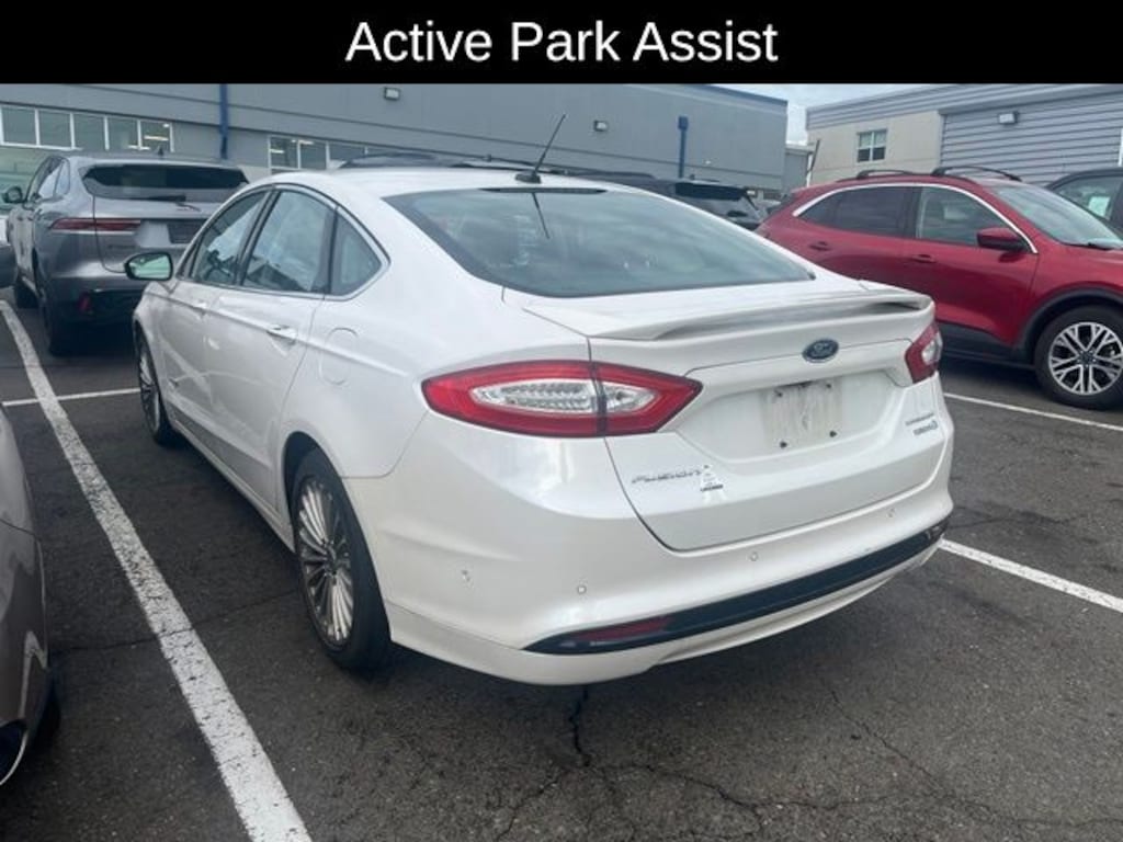 Used 2014 Ford Fusion Hybrid Titanium Sedan