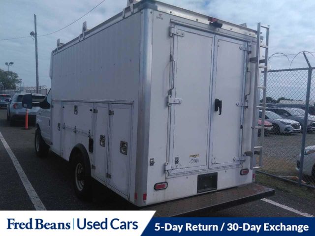 2022 Ford E-350 photo 3