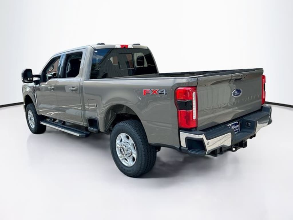 New 2026 Ford F-250 XLT Truck Crew Cab