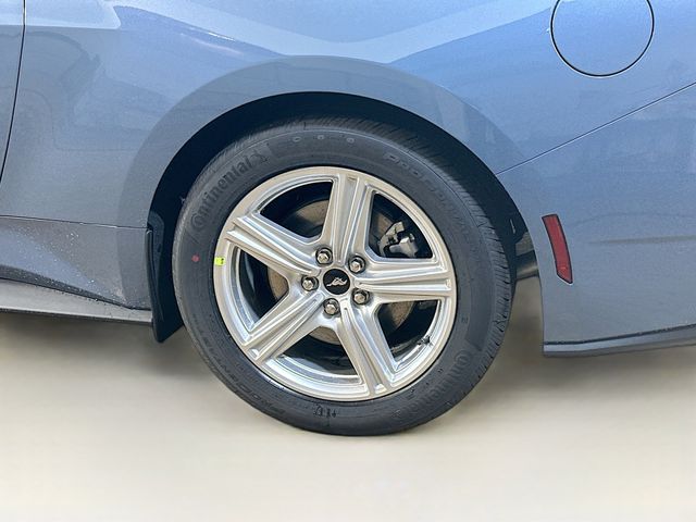 2026 Ford Mustang EcoBoost photo 4