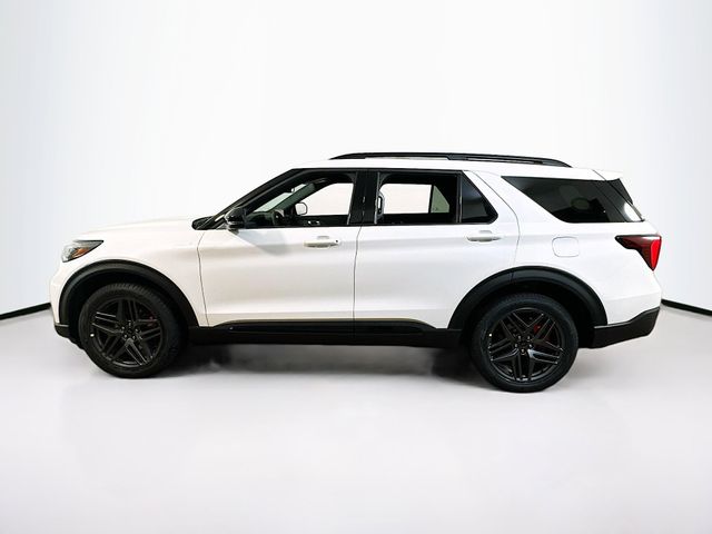 2026 Ford Explorer ST-Line photo 2