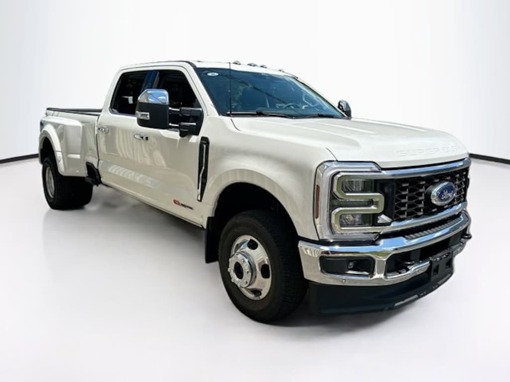 New 2026 Ford F-350 Lariat Truck Crew Cab