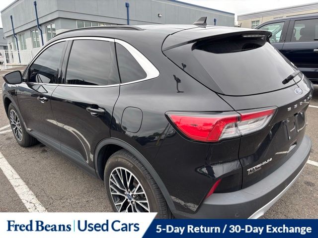 2022 Ford Escape Plug-In Hybrid Titanium photo 4