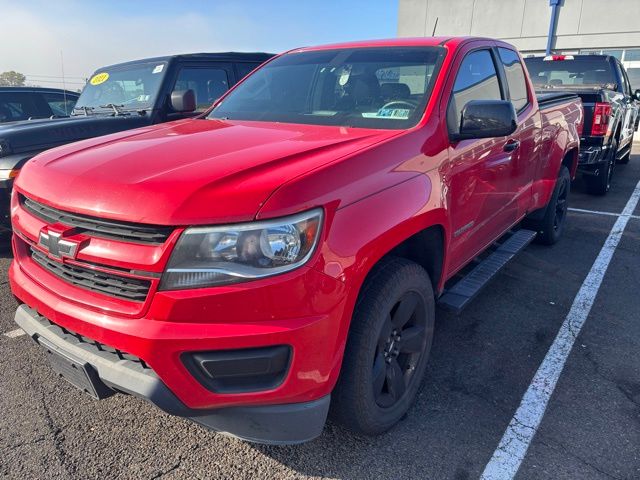 2017 Chevrolet Colorado LT photo 2