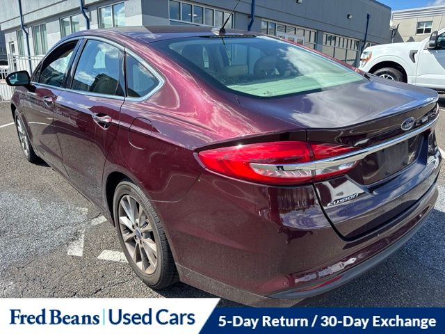 2017 Ford Fusion SE photo 4