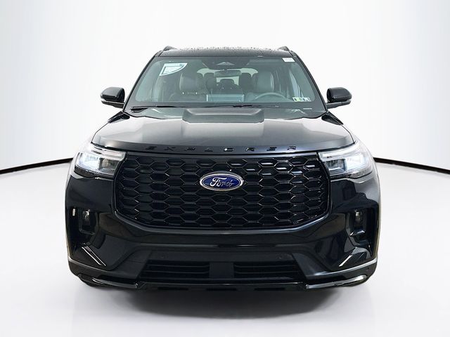 2025 Ford Explorer ST-Line photo 2