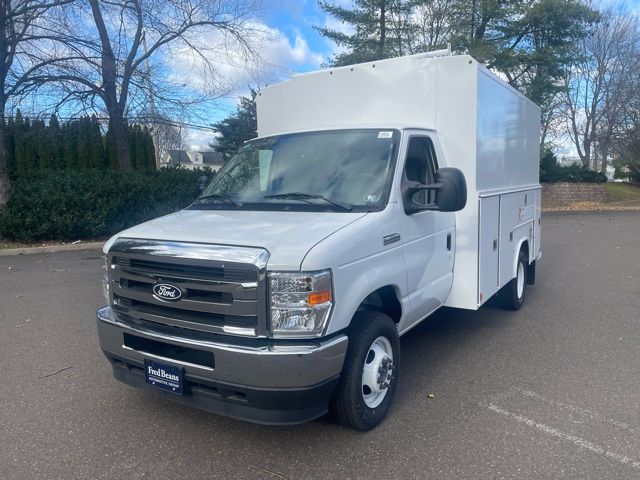 2026 Ford E-350 Base photo 3