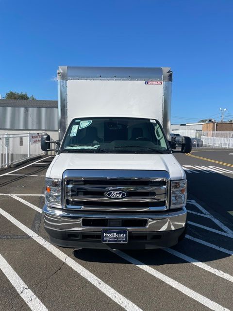 2026 Ford E-Series Cutaway Base's photo