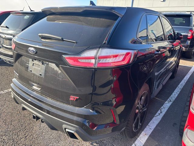 2019 Ford Edge ST photo 3