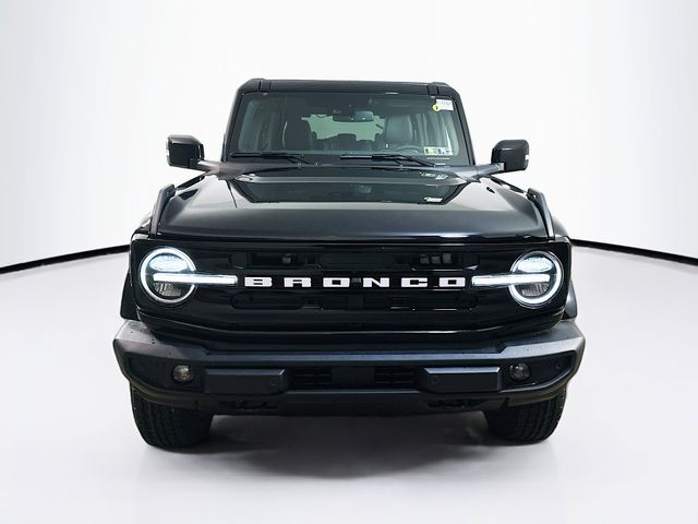 2025 Ford Bronco Outer Banks photo 2