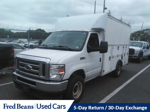 2022 Ford E-350 photo 2