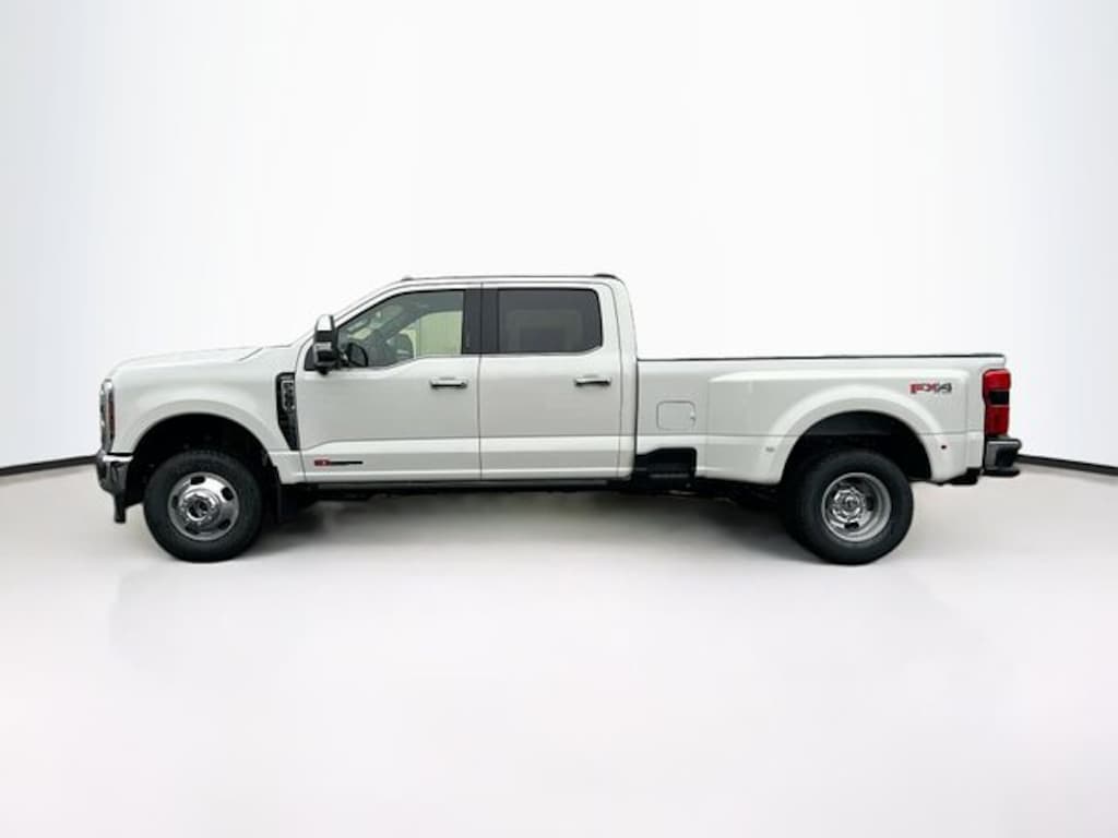 New 2026 Ford F-350 Lariat Truck Crew Cab
