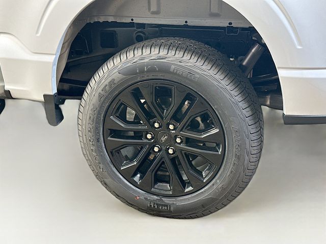2025 Ford F-150 XLT photo 3