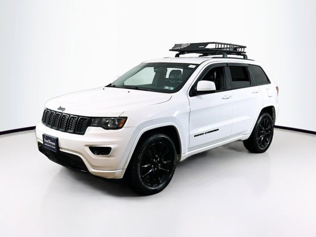 Used 2017 Jeep Grand Cherokee Altitude SUV