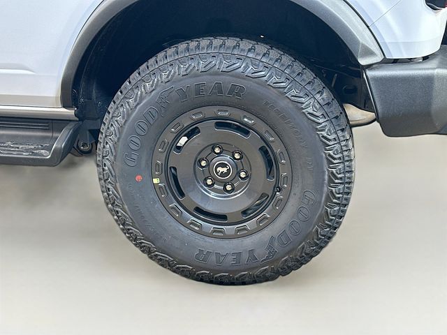 2025 Ford Bronco Outer Banks photo 4