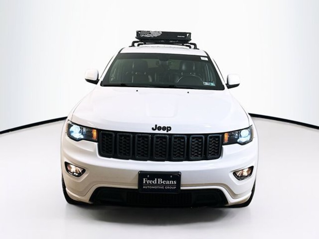 Used 2017 Jeep Grand Cherokee Altitude SUV