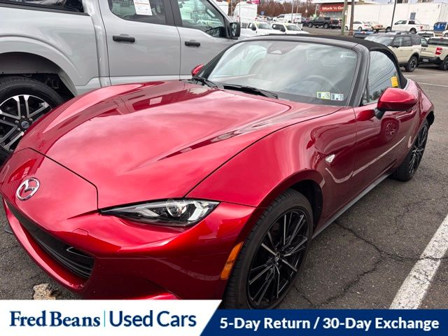 2025 Mazda MX-5 Miata Miata Grand Touring photo 2
