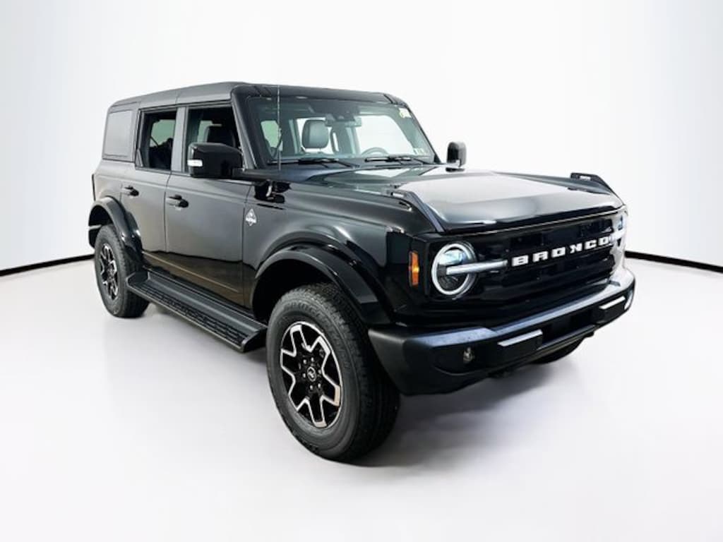 New 2025 Ford Bronco Outer Banks SUV