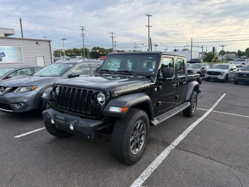Used 2020 Jeep Gladiator Sport Truck Crew Cab