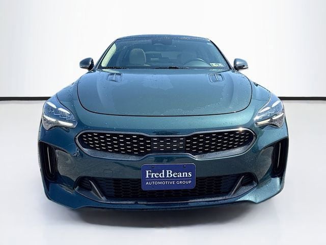 2022 Kia Stinger GT-Line photo 2